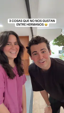 A post by @maulopezzz on TikTok caption: Aquí te van 3 cosas que no nos gustan como hermanos a mi y a Cristy, tienes que ver el final. 😂😂 @Head & Shoulders LA #Publicidad #Shampoo #VeranoRefrescanteHyS #LimpiezaRefrescanteHyS