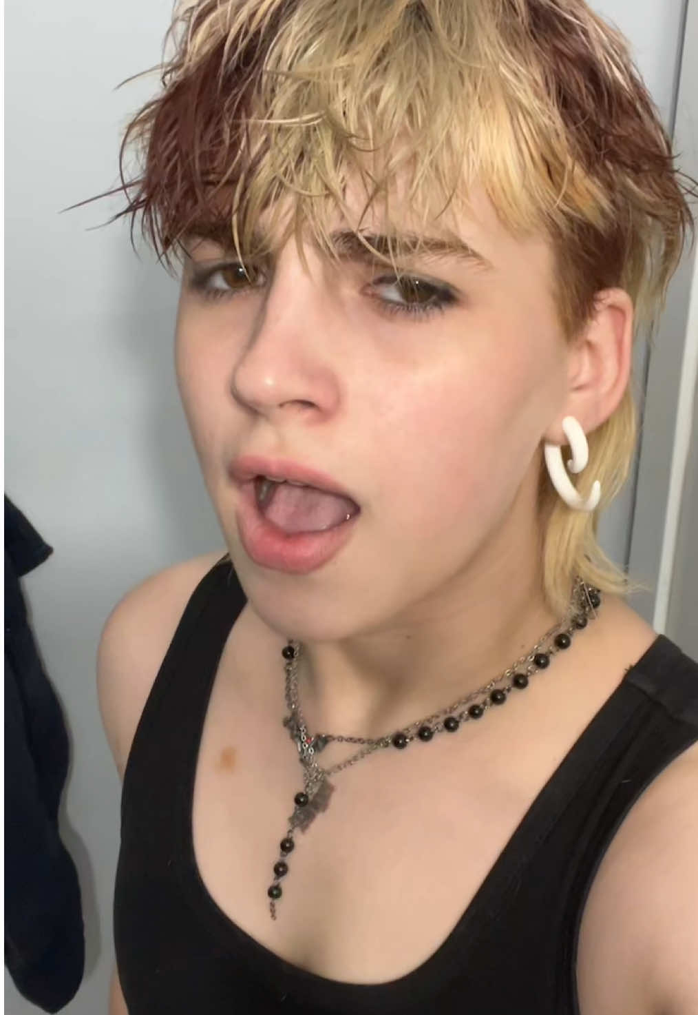 A post by @just.another_cosplayer17 on TikTok caption: WHERE YA MANS AT #fyp #attackontitan #attackontitancosplay #aot #aotcosplay #hange #hangezoe #zoehange #hangecosplay #hangezoecosplay #zoehangecosplay #mommy 