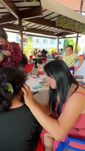 A post by @marcelaperaz on TikTok caption: Te veo en mis historias de Instagram y Facebook el 15 de junio para rifar el próximo PINTACARITAS GRATIS 🥰 gracias @Confitería Americana por los dulces #elsalvador #pintacaritas #marcelaperaz 