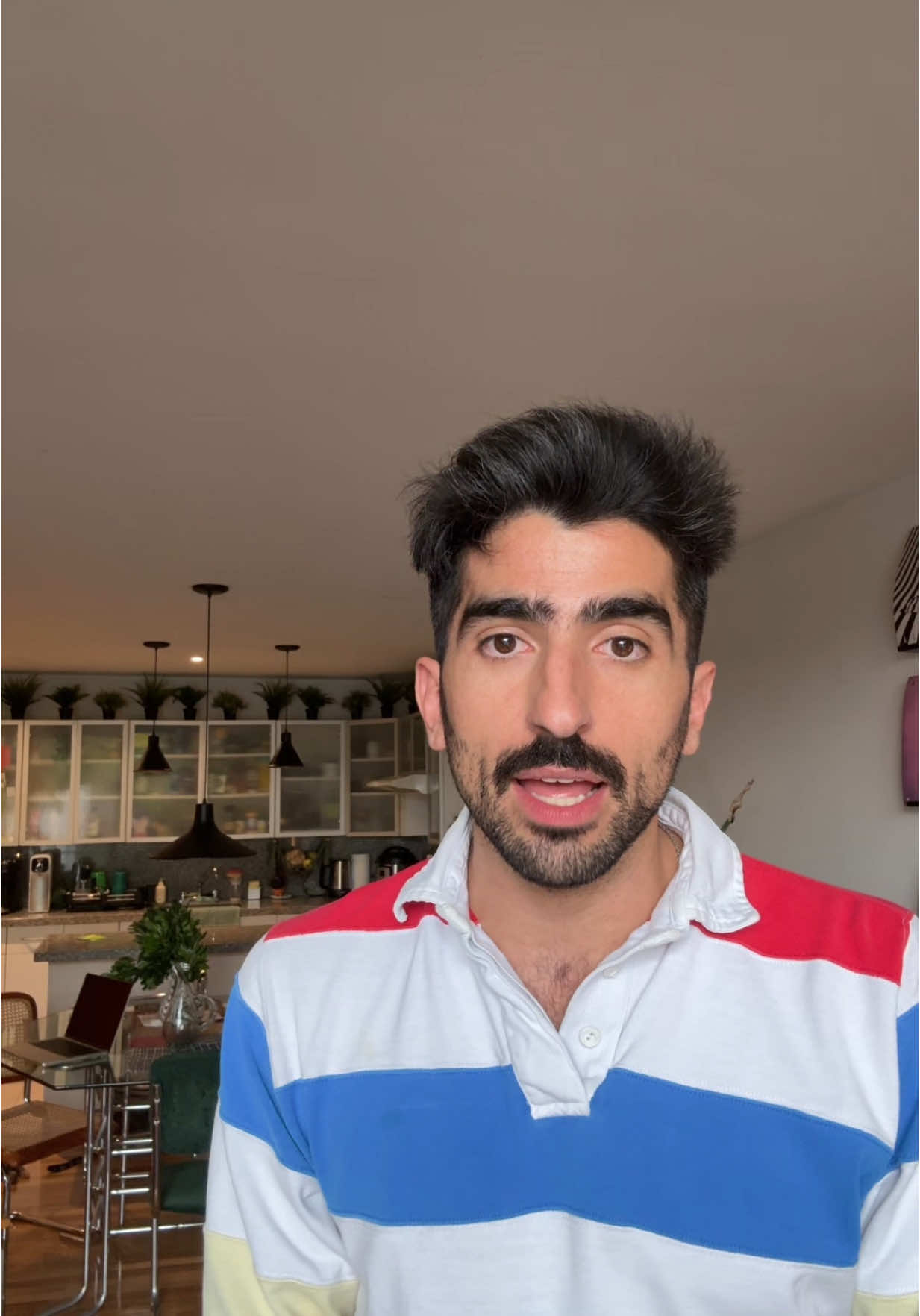 A post by @jezzzini on TikTok caption: mi relacion con las malas palabras  😎