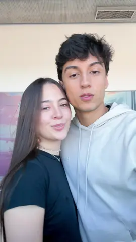 A post by @juliapimentelreal on TikTok caption: último dia juntos🥹