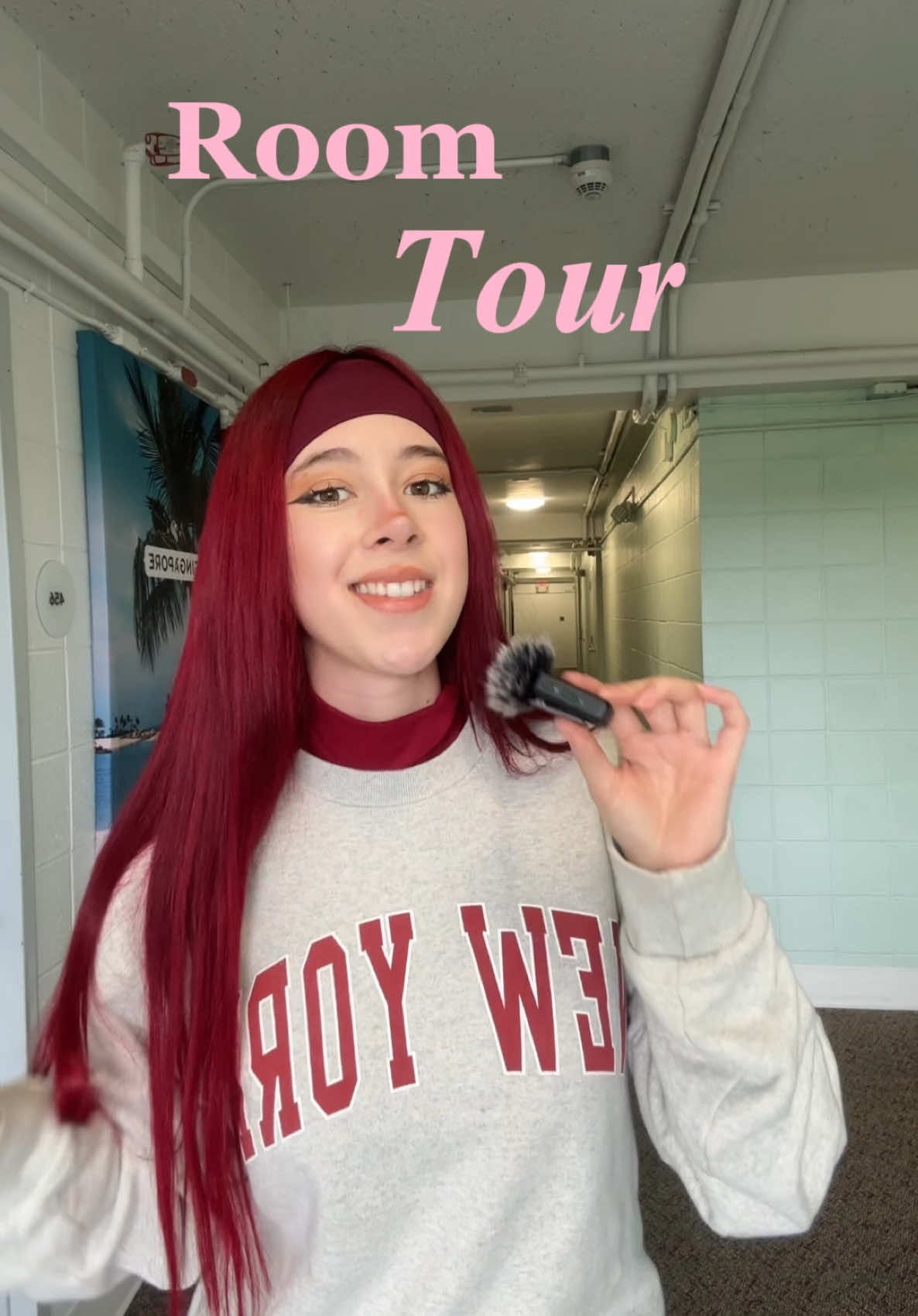 A post by @dafnezzuniga on TikTok caption: Así es vivir en una escuela de Nueva York 👀 #vlog #fyp #travel 