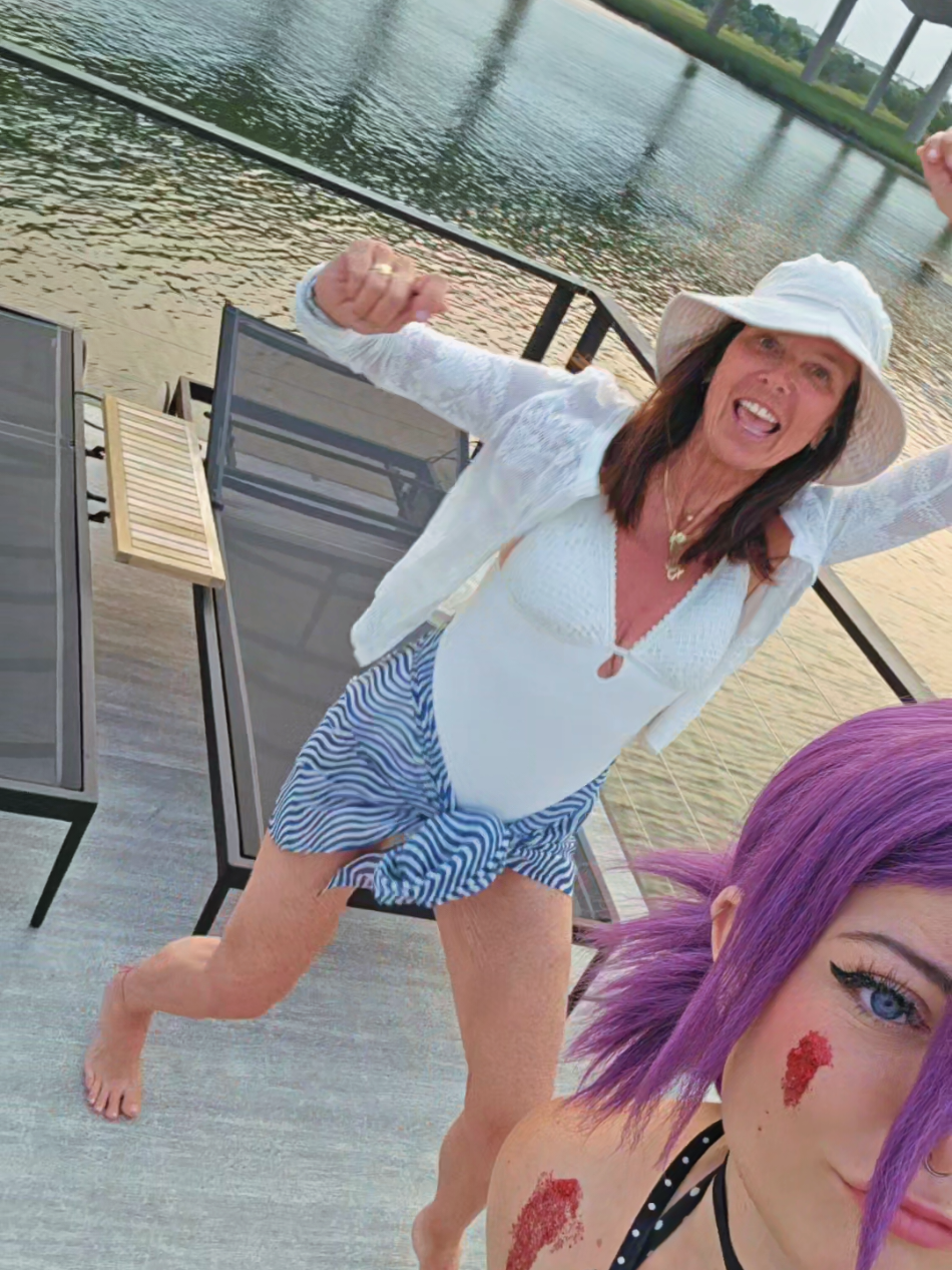 A post by @ on TikTok caption: #cosplay  #cosplaymom #reze #chainsawmancosplay #rezecosplay and she ate down too 