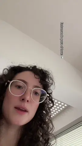 A post by @kaialana on TikTok caption: Corre y canta dicen