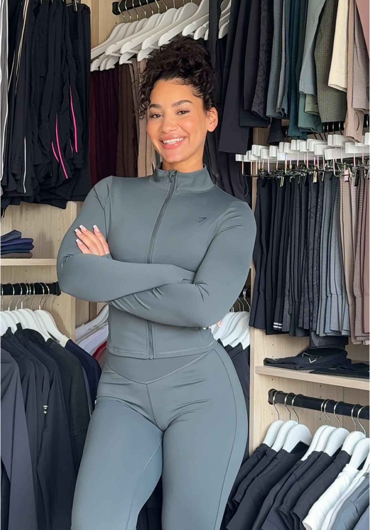 A post by @analiscruzx on TikTok caption: Casual athleisure to run errands >> @Gymshark 