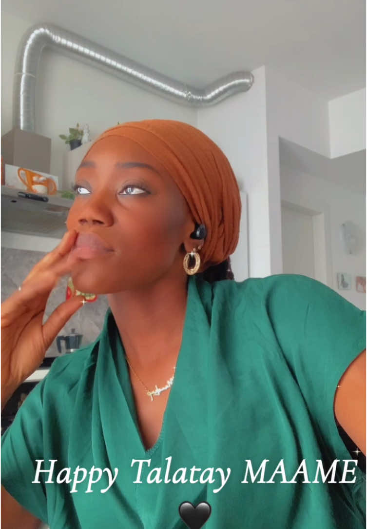 A post by @adjimourtada31031998 on TikTok caption: Mom kepp🖤 @Diaz Baye FaLL @Mouridoulah Khidma Officiel @BgBambiste👌🏽 @AlSadikh Ndarfall 💙🖤 @Tałła Saliou Seye @bay sam  @Yaye Darou kawsara @Kawsara Prestige 