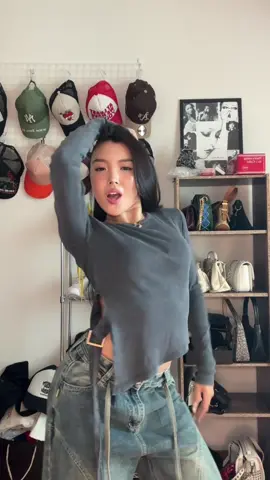 A post by @whoismizuki on TikTok caption: 🧊🩵