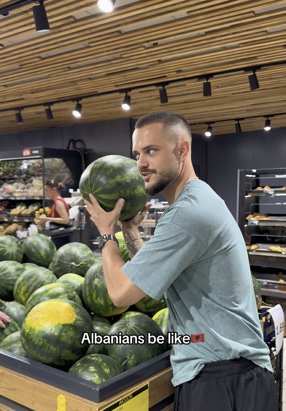 A post by @arjanlekaj on TikTok caption: Mjeshter t’bostanav @Viva Fresh Store #arjanlekaj 