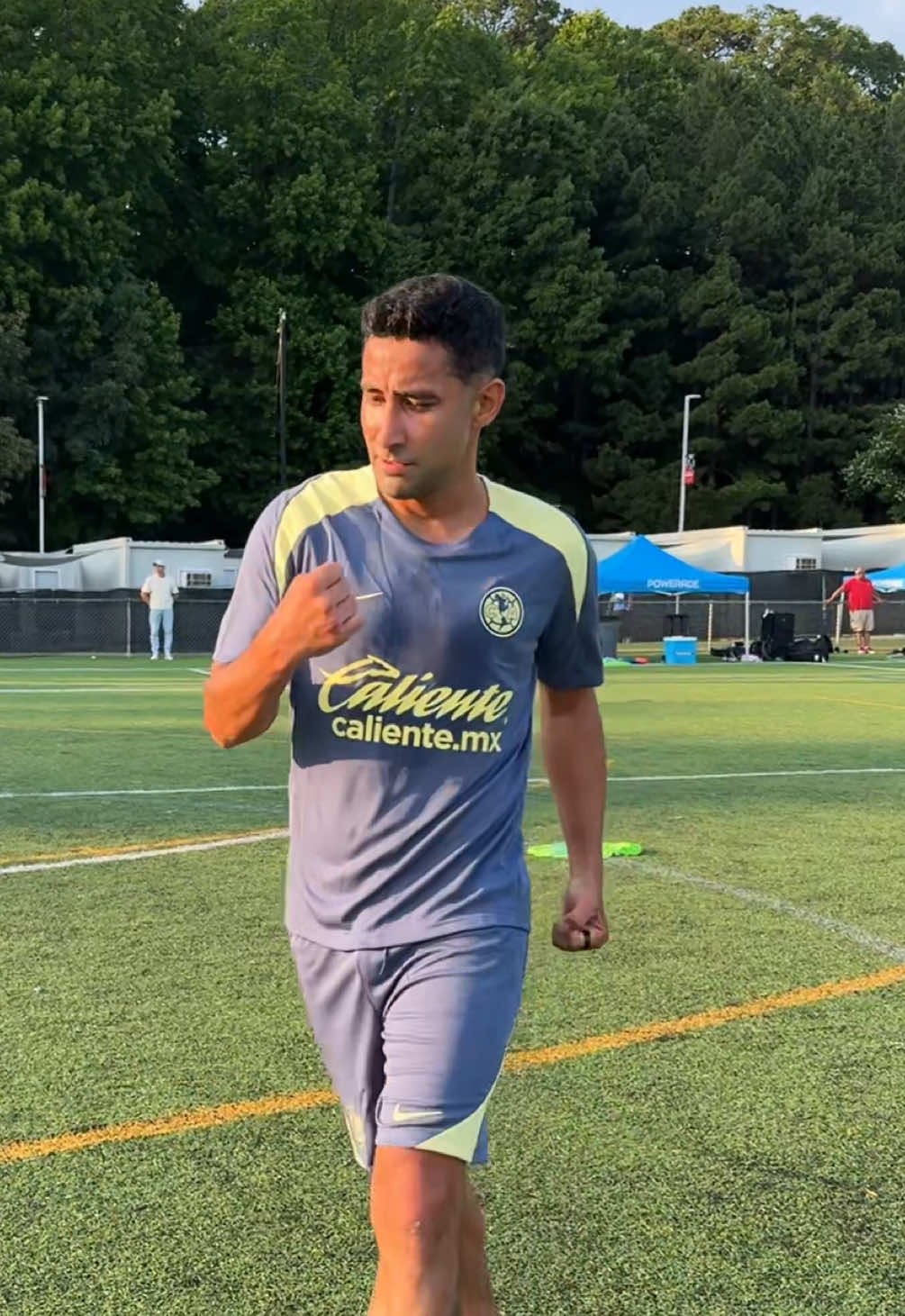 A post by @clubamerica on TikTok caption: Preparándonos para comenzar en @TST 🫰🏻🦅⚽️ #ClubAmérica #TikTokDeportes 