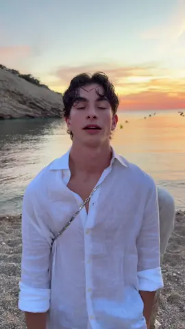 A post by @matteorobert_ on TikTok caption: 🇮🇹🤝🏻🇫🇷🤝🏻🇪🇸@VYPERR @matteo 