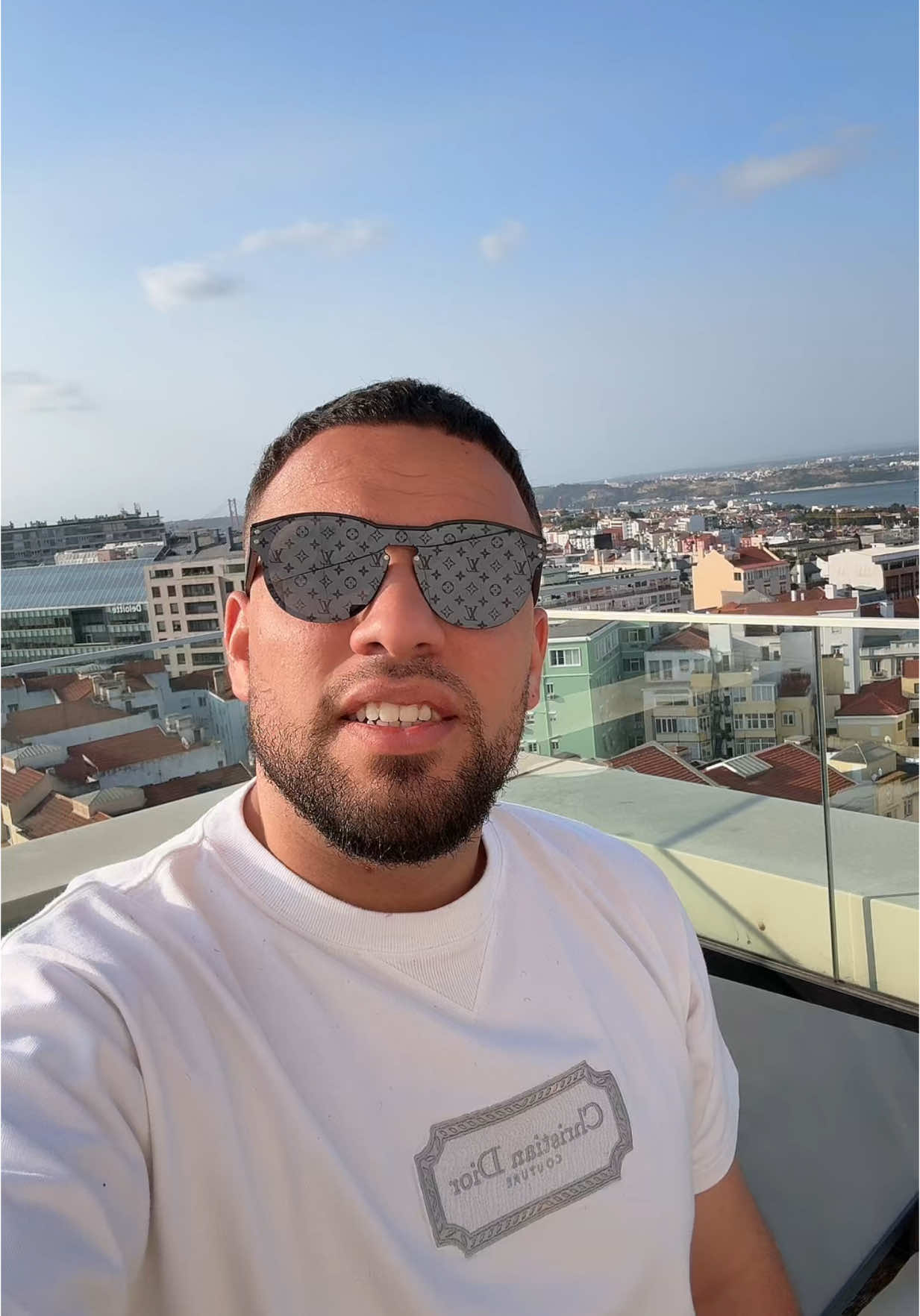 A post by @zkisbackspam on TikTok caption: Devinez j’suis où 