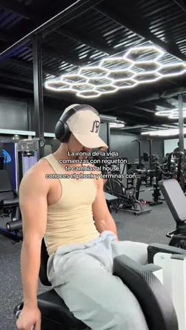 A post by @diegos.navarrog on TikTok caption: #contenido #diegonavarro #gym 
