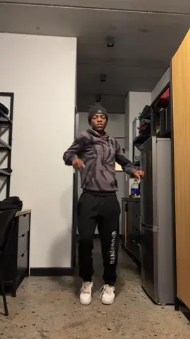 A post by @omaannn1 on TikTok caption: I don’t listen to lekompo but this one ? Tjo 😭😭😭🕺🏽🕺🏽🕺🏽🤯🤯🤯 #omaannn #bethakick #foryoupage #fyp 
