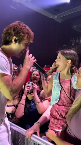 A post by @seavey_daniel on TikTok caption: one of my fav moments this tour (‘: