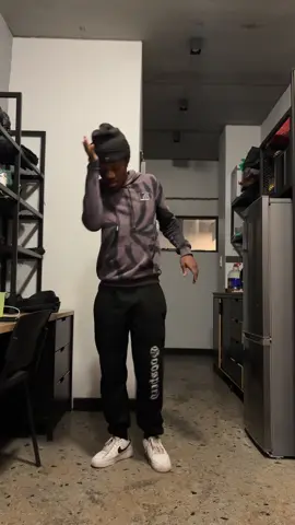 A post by @omaannn1 on TikTok caption: Nicely so 😩🫦🔥 @Zinedine Thabang🇫🇷🔥 @Sguche 🤍🇲🇽 #omaannn #bethakick #foryoupage #fyp 