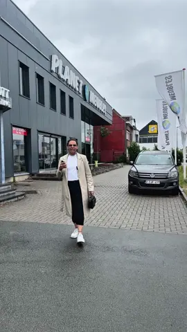 A post by @alperados1 on TikTok caption: Gizli kalmış mobilya cennetini keşfettim… ve sonuç BOMBAYDI! 😍🔥 Uygun fiyatlar + şahane tasarımlar = AŞK! @planetmeubles ile yaptığımız bu iş birliğine bayıldım! #fyp #dekorasyon #mobilya #işbirliği