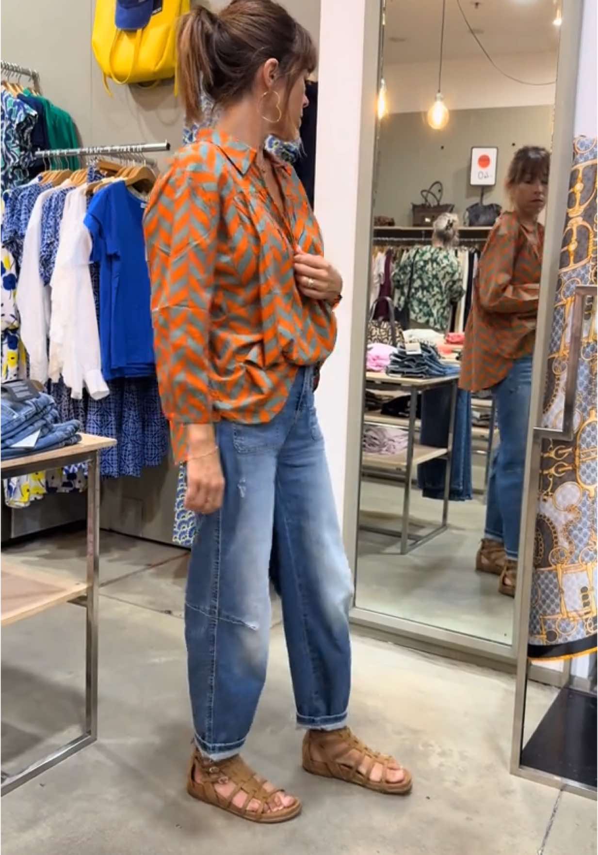 A post by @audreyarnod on TikTok caption: J’ai eu un coup de foudre au premier regard pour cette blouse 🤩
