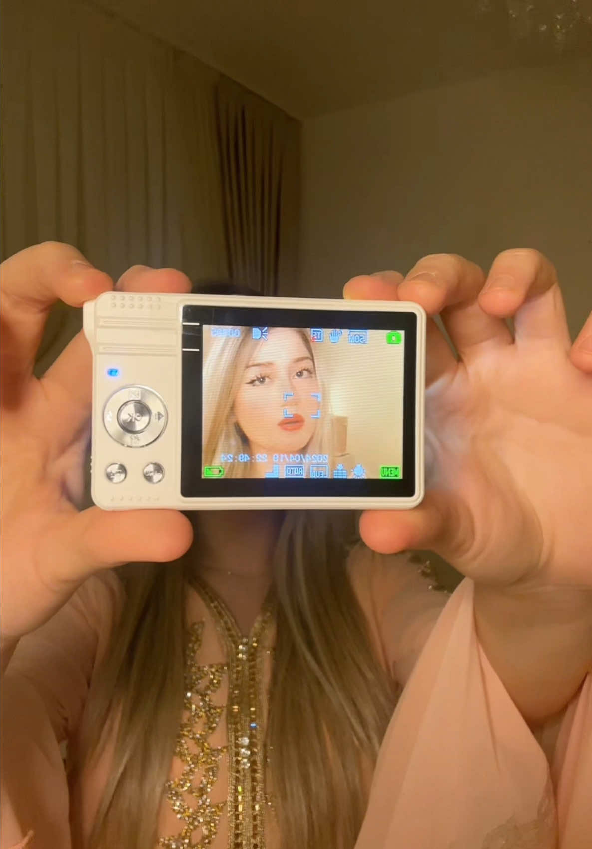 A post by @ttimarr on TikTok caption: طابعة صور ٢.٧٦ يورو جهاز لوحي ٣.٦٦ يورو كاميرا رقمية ٢.٣١ يورو ابحث عن الرمز: dxs5434 من Temu أو انقر على الرابط في سيرتي الذاتية. (للمستخدمين الجدد فقط. تطبق الشروط والأحكام)  #تيمار 