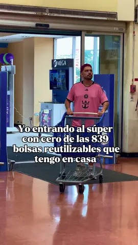 A post by @soybanaz on TikTok caption: Si soy 🥲