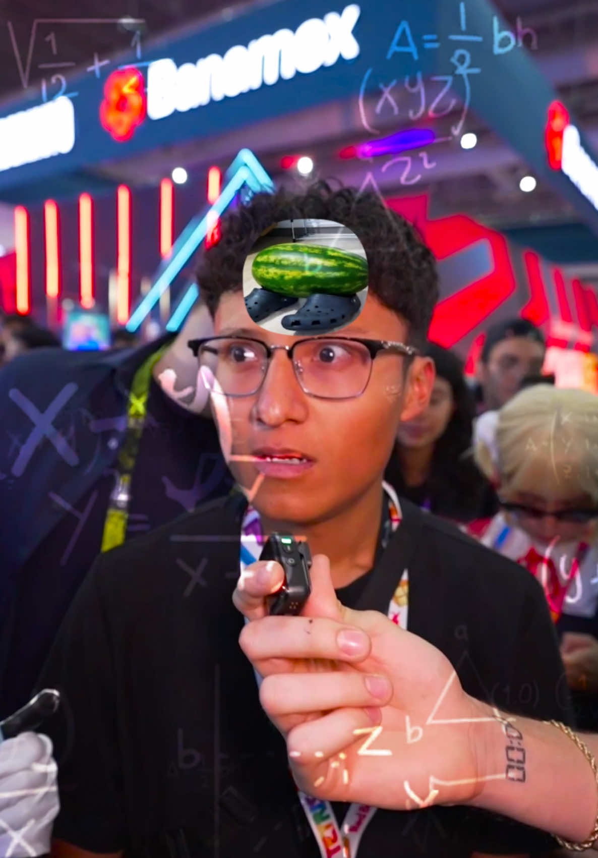A post by @elmarianaa on TikTok caption: Preguntitas en la CCXP 😜 con @Banamex #ExperienciasBanamex #Publicidad 