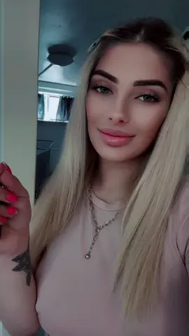 A post by @lrn032 on TikTok caption: #CapCut #foru #fyp #denmark #lorena ❤️🎀