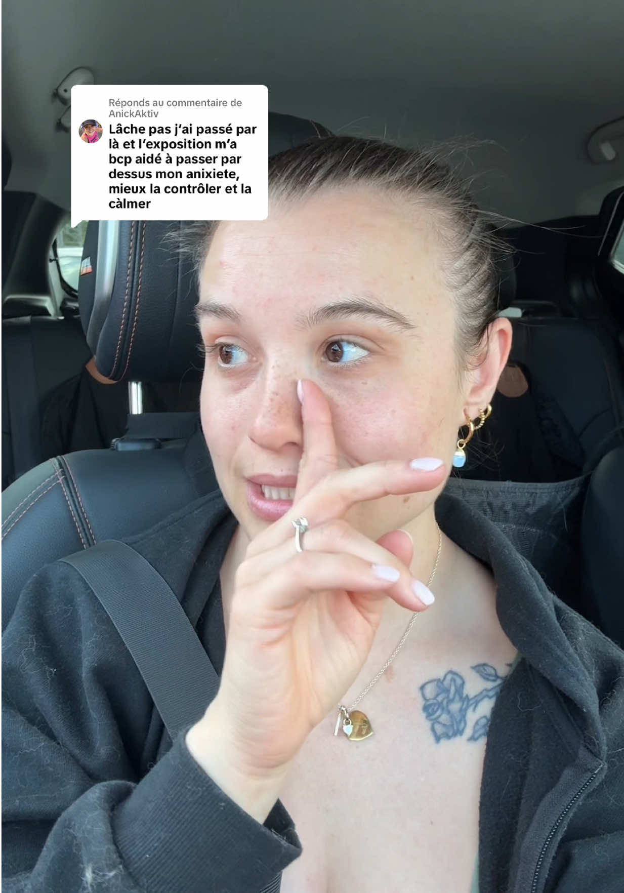 A post by @claudiemercier on TikTok caption: Réponse à @AnickAktiv  Mon cell me sert définitivement de support émotionnel. 😅🫶