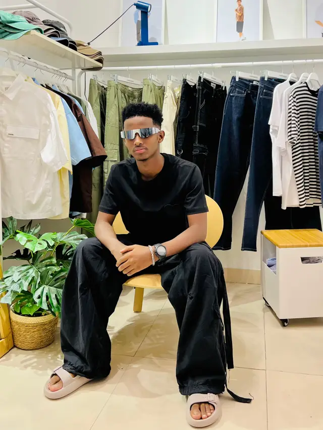 A post by @loosey8 on TikTok caption: #team_jiiro_qabo 
