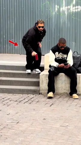 A post by @dimerci91 on TikTok caption: Il est devenu fou à la fin 😂😳🇫🇷#pourtoi 