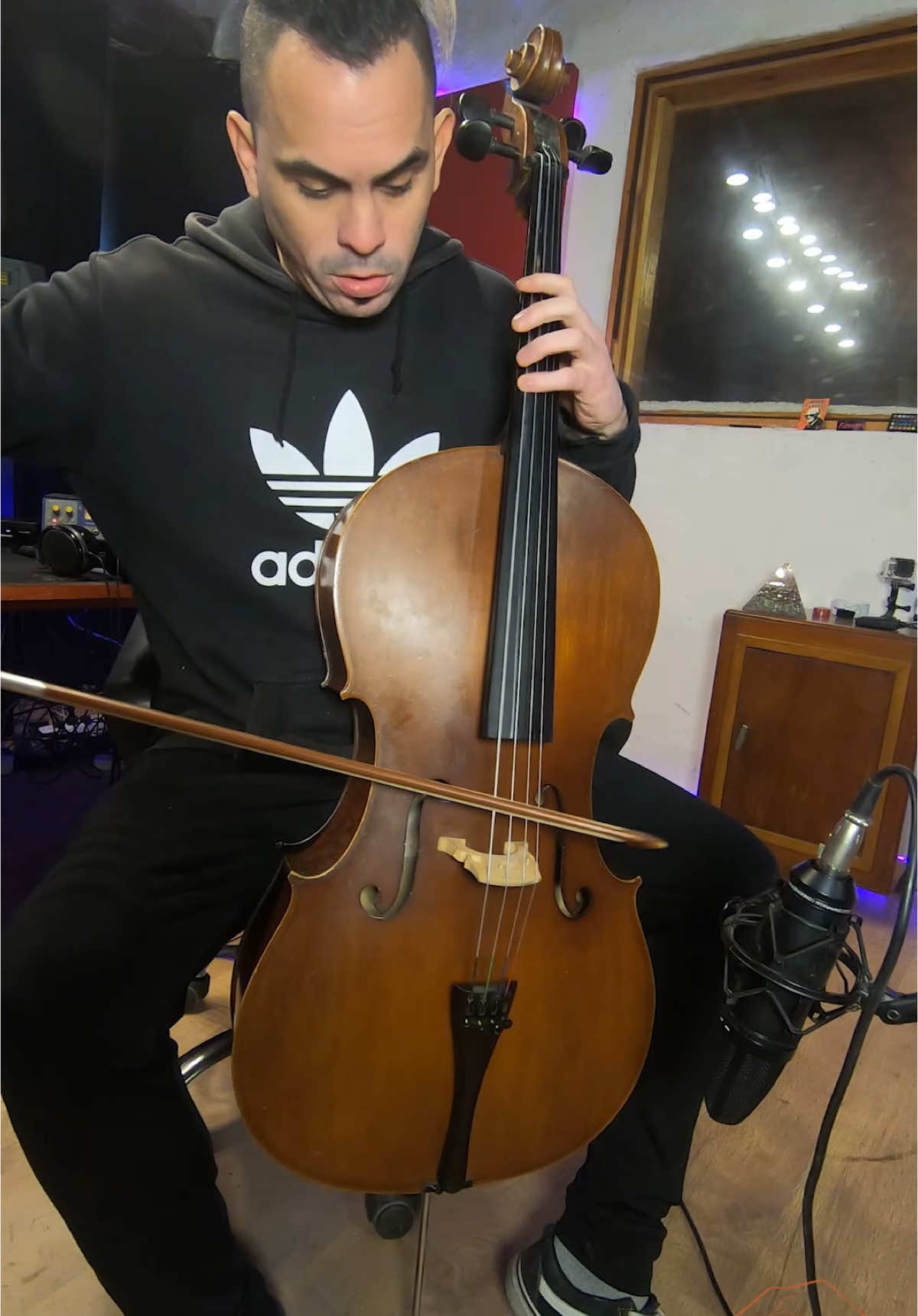 A post by @tizishii on TikTok caption: tremendo 🤯🔥 TREMENDO TRABAJO JUNTO A @estudiosdebarro08 @Agus Tupaia