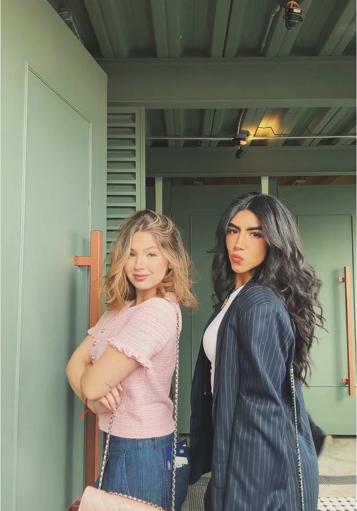 A post by @allissonmia_coronadoo on TikTok caption: @alexa calderón #xyzcba #foryou #fyp #parati #ｆｙｐシ゚ 