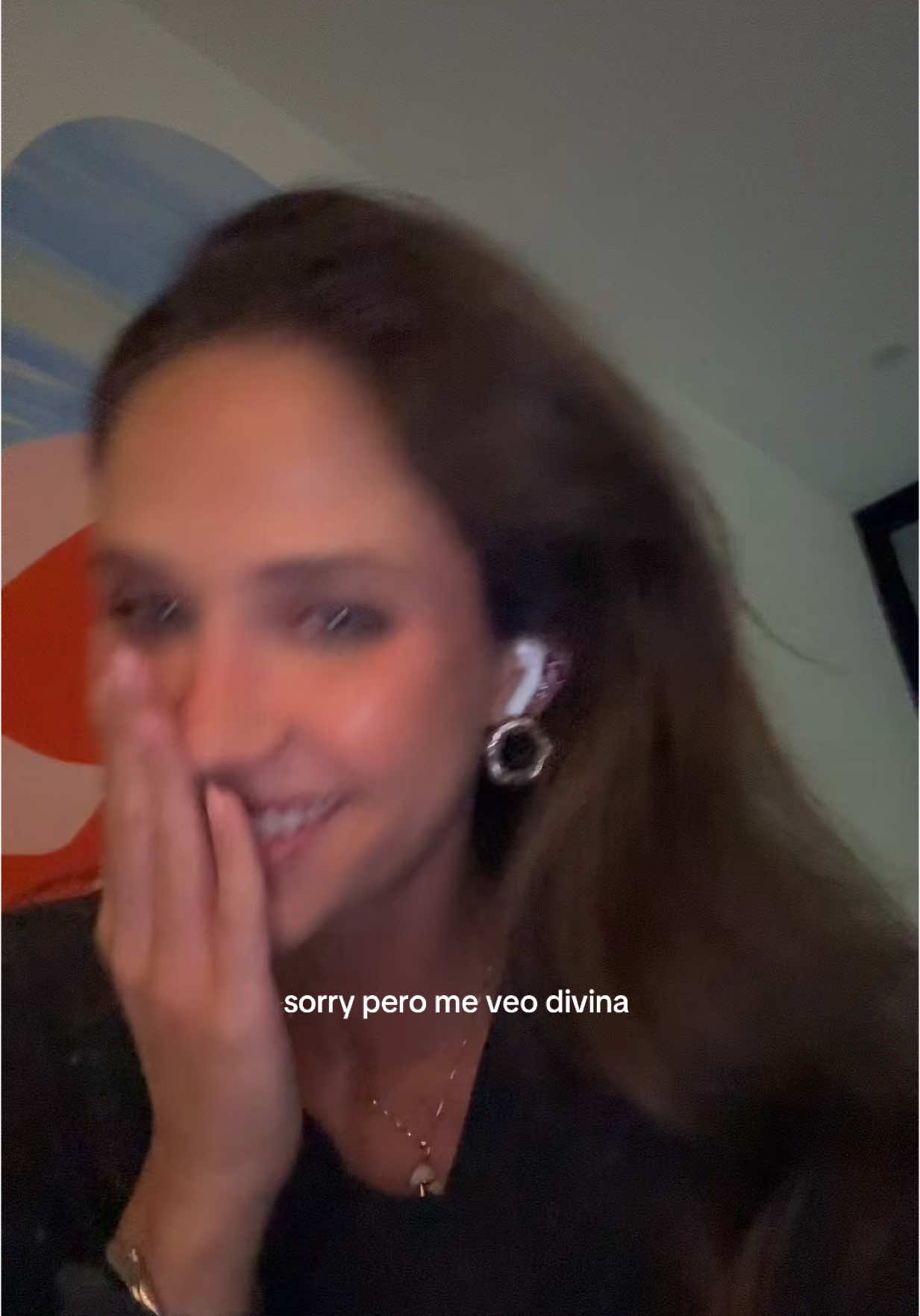 A post by @danigschulz on TikTok caption: mis delirium tremens por tener una mala noche de sueño #liptint #kimpossiblelips #sacheubeauty 