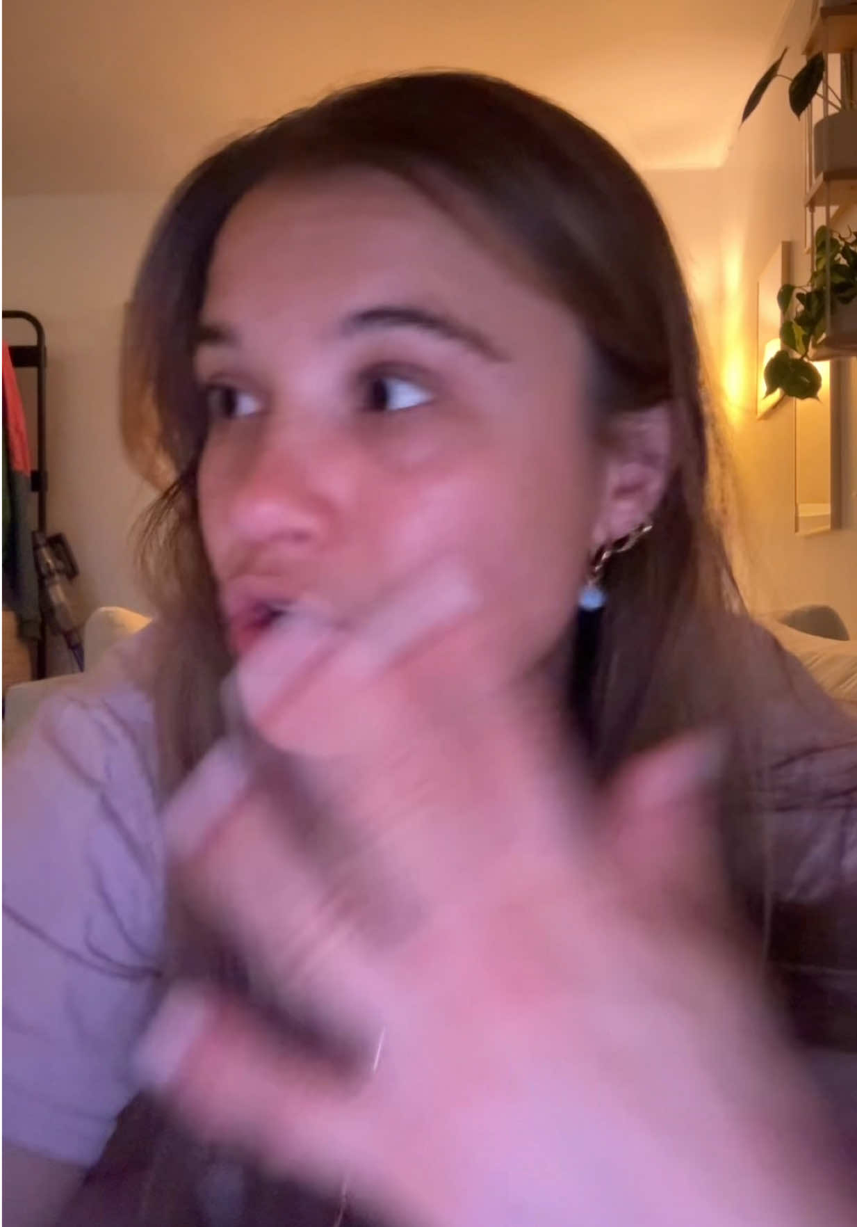 A post by @claudiemercier on TikTok caption: Besoin de vos conseils hihi. 🫶🫶 Love u (mes cernes allô?)