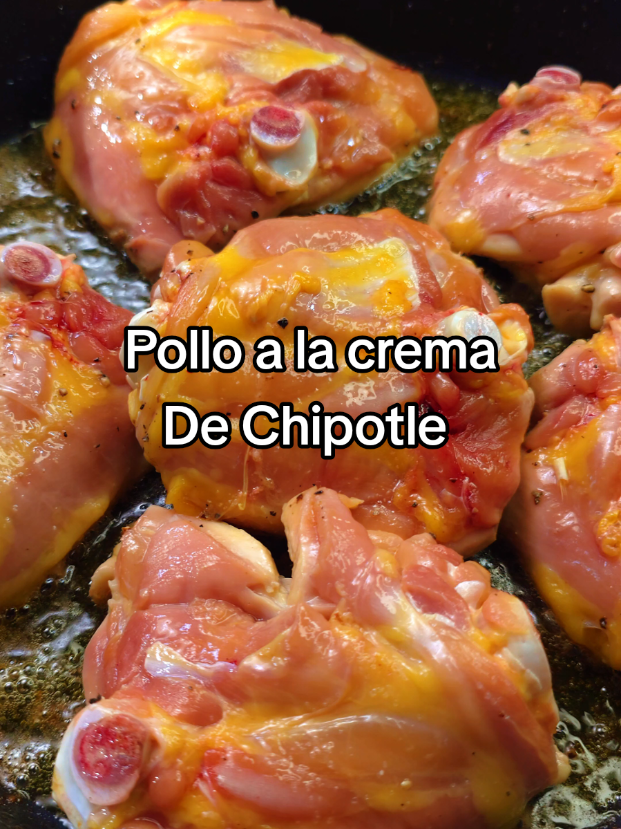 A post by @cocineroenproceso on TikTok caption: ¡Pollo a la crema de Chipotle! . #yosoycocinero #recetas #recetasmexicanas #comidamexicana #recetafacil #recetacasera #pollo #PolloEnChipotle 