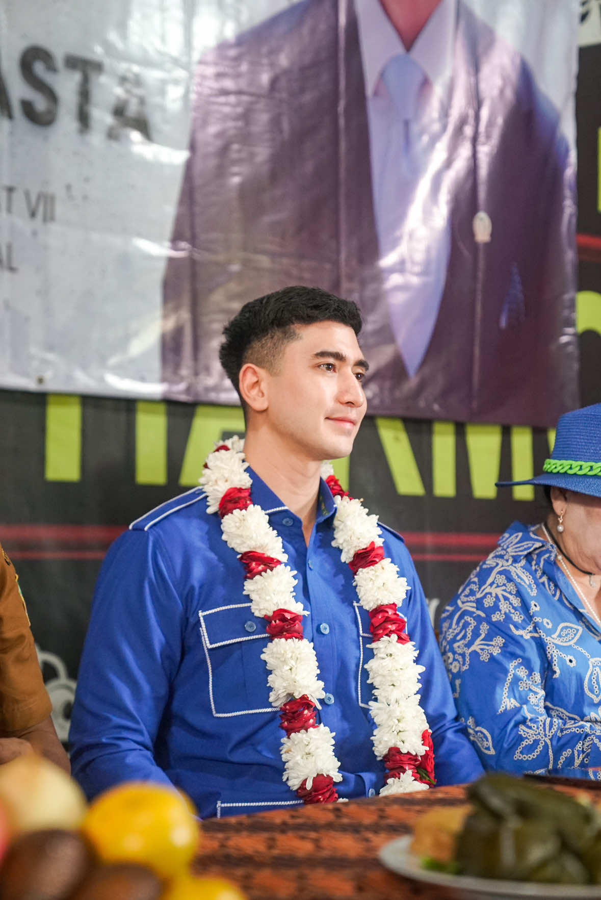 A post by @bramastaverrell on TikTok caption: Senyum merekah tak lepas dari mata, Akhirnya pulang ke rumah kedua tercinta. Reses tiba, kewajiban terlaksana, Belanja masalah, dengar suara warga semua. Bawa oleh-oleh, tanda kasih dan cinta, Kalau ada bantuan, kalian ingin dibantu apa?
