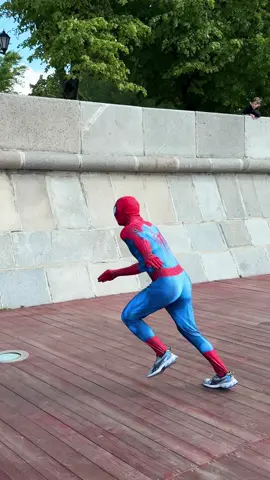 A post by @moscow_spider on TikTok caption: Сложно или Легко?🤔#moscowspider 