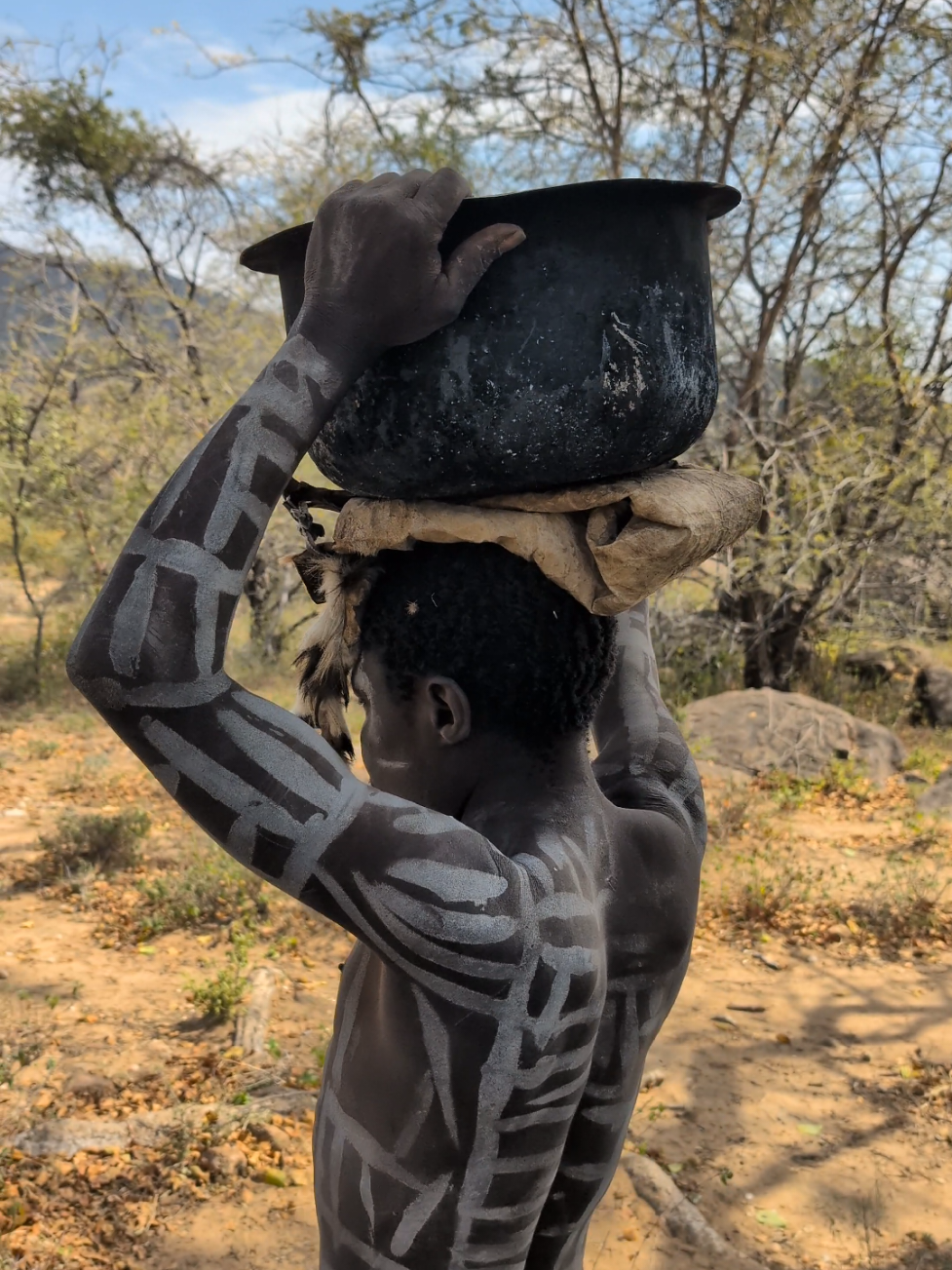 A post by @hadzabe1 on TikTok caption: This Chaaba Himself 🤣😋‼️ Take soup for his kids 😍#foodlover #uktiktok #cooking #fyp #FoodLover #usa🇺🇸 #villagelife #village 
