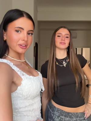 A post by @sonocamillina on TikTok caption: Il vostro duo preferito è tornato per parlarvi dei nuovi miss’t per capelli di @Mulac Cosmetics di cui ci siamo innamorate... Secondo voi Alice ha fatto la scelta giusta? #mulac #mulaccosmetics ad #hairlab #showyourart