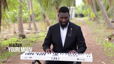 A post by @sooninkaradahabasiby on TikTok caption: Un message de rendre hommage à notre père pour les sacrifices surtout à ce moment de fête. Un clip avec plein de leçons et de motivations. remerciez vos papas avec la mélodie du son