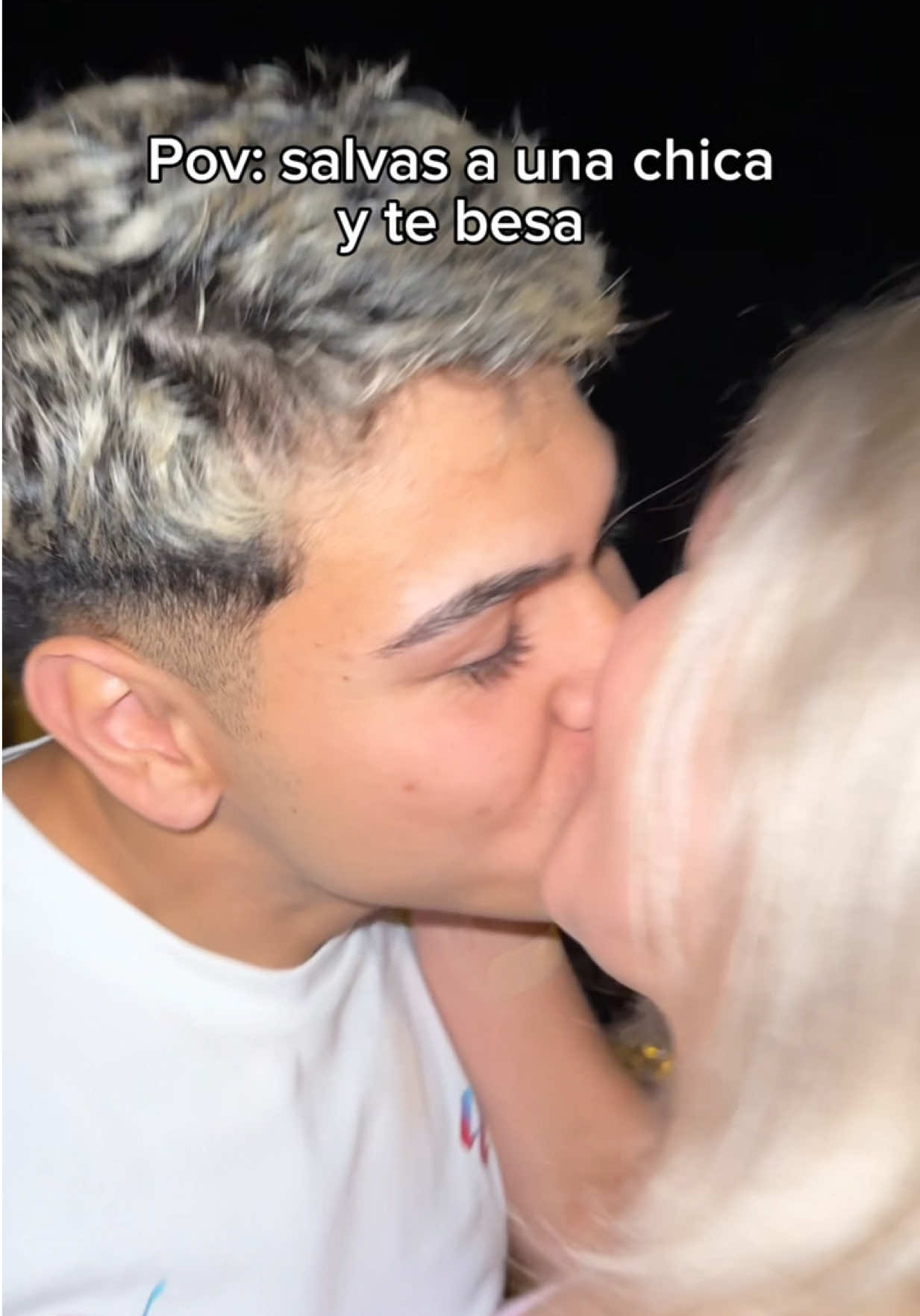 A post by @galesote on TikTok caption: 2,7 millones de seguidores en ig?🎅🏾 @Allan Cardoso 🤯 