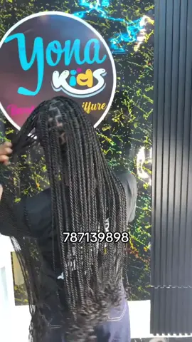 A post by @yonahair221 on TikTok caption: Tresse pour Tabaski #tresseafricaine #tiktoksenegal🇸🇳 #tabaski #vistavie #bassthioung #senegalaise_tik_tok #tresses 