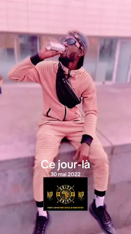 A post by @ on TikTok caption: -là -là #cejour-là #soninkara🇸🇳🇲🇱🇲🇷🇬🇲🇬🇳 #malitiktok🇲🇱 #sonikarahoroyaharu🇲🇷🇬🇲🇸🇳🇲🇱 
