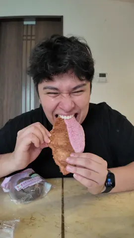 A post by @haru on TikTok caption: café da manhã no japão com fofoca quentíssima🇯🇵 #japao #japão #japan #provando #provandocomidas #comidajaponesa #japanesefood #mukbang 