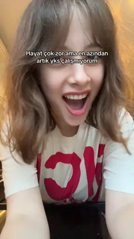 A post by @elifsaracyokta on TikTok caption: Ne kötü zamanlarmıs 🙏🏻 rabbime sükür ben özgür bir bireyim xğwöğawöğwlsğwld