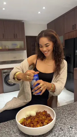A post by @konemia on TikTok caption: Moi deh que j’ai un peu d’argent 😩