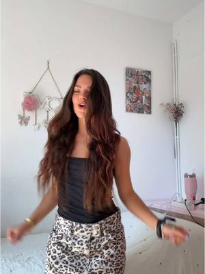 A post by @dafnevicente06 on TikTok caption: aaamaaar  #trend #parati #contenido 