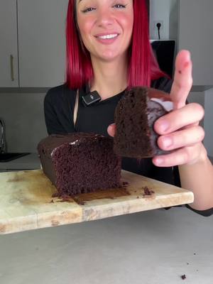 A post by @su_ice_ on TikTok caption: Schokokuchen 🍫😋 Zutaten: 200gr Schokolade, 200gr Butter, 1 Pck Vanillinzucker, 2TL Backpulver, 1 Prise Salz, 3 Eier, 60gr Joghurt(wer keinen Joghurt hat, nimmt einfach 4 Eier), 200gr Mehl, 30gr Backkakao, 200ml Sahne. Der Kuchen wird bei 170 Grad Ober Unterhitze für 40-45 Minuten gebacken. Lasst es euch schmecken 😋 #Foodtiktok #Foodie #fy #viral #EasyRecipe #baking #chocolate #cake #homemadefood #backen #kuchen #sweets #dessert 