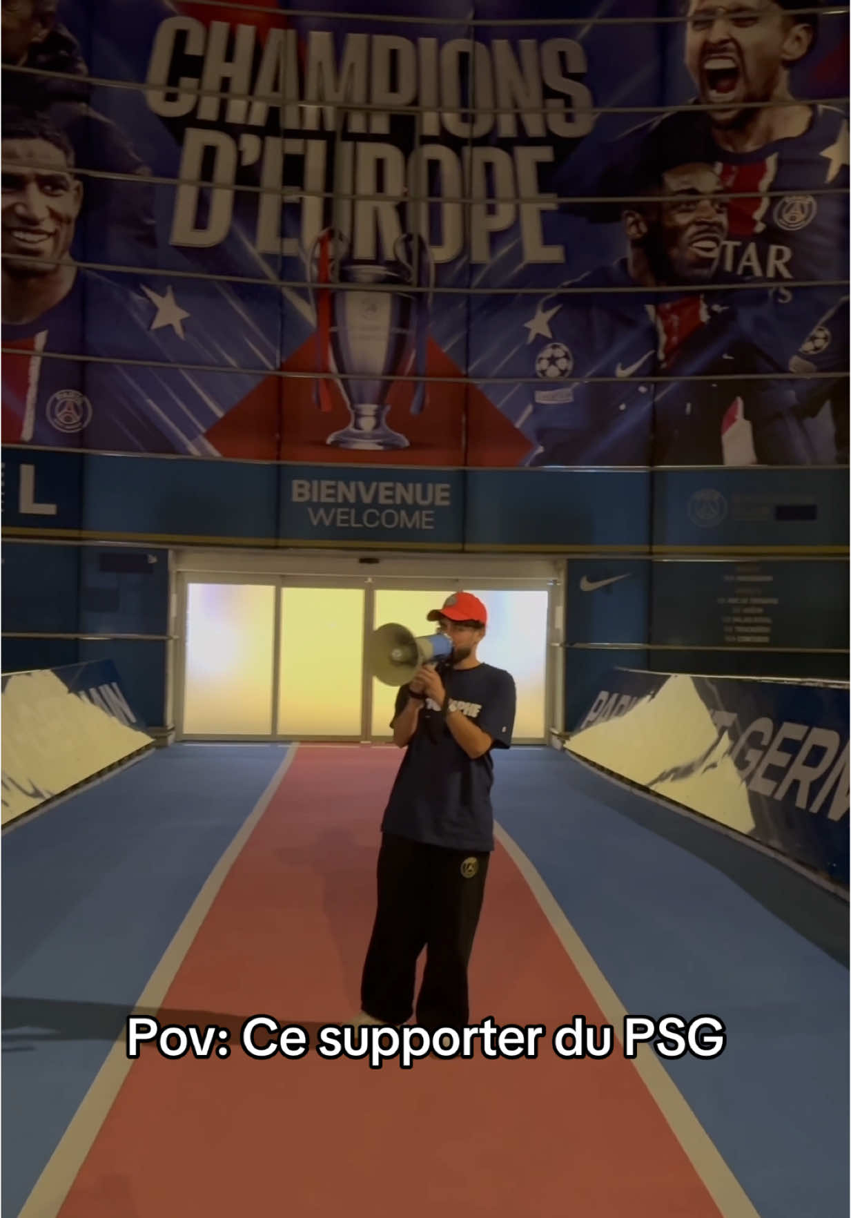 A post by @mouloudtr on TikTok caption: On va célébrer tout les jours @psg ✨