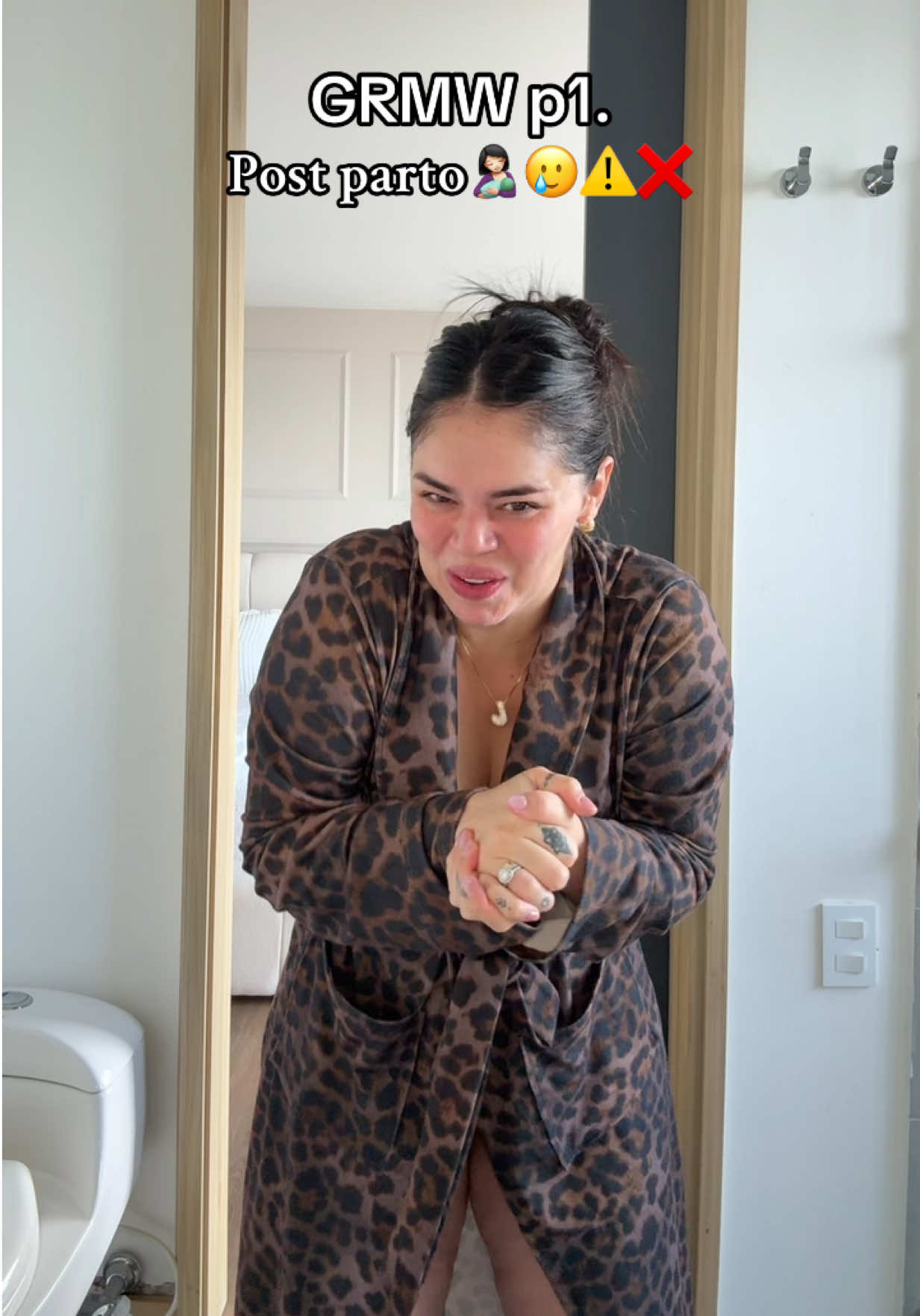 A post by @la_seguraa on TikTok caption: GRWM parte 1. Como les fue con su post parto mi reina hermosa?🥲 las leo😩😂🩷  #fyp #lasegura #fyi #videoviral #tendencia #pregnant #embarazo #postparto #grwm 