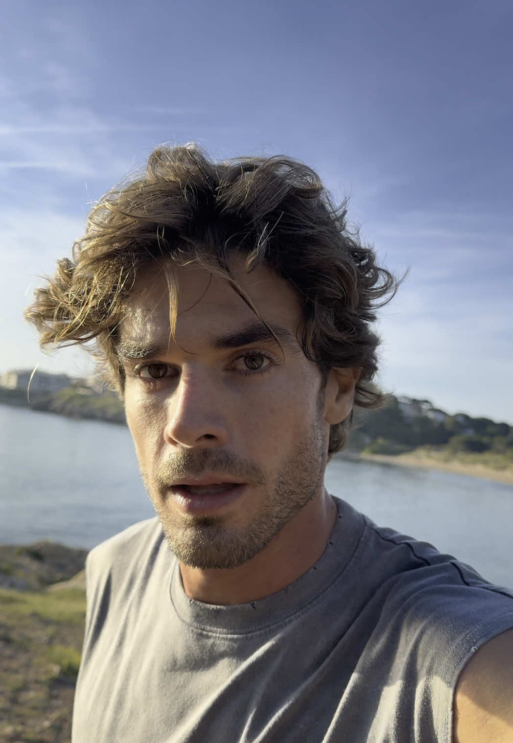 A post by @emilioalcaraz6 on TikTok caption: La magia de salir a correr al amanecer, conectar con la naturaleza y contigo mismo ✨