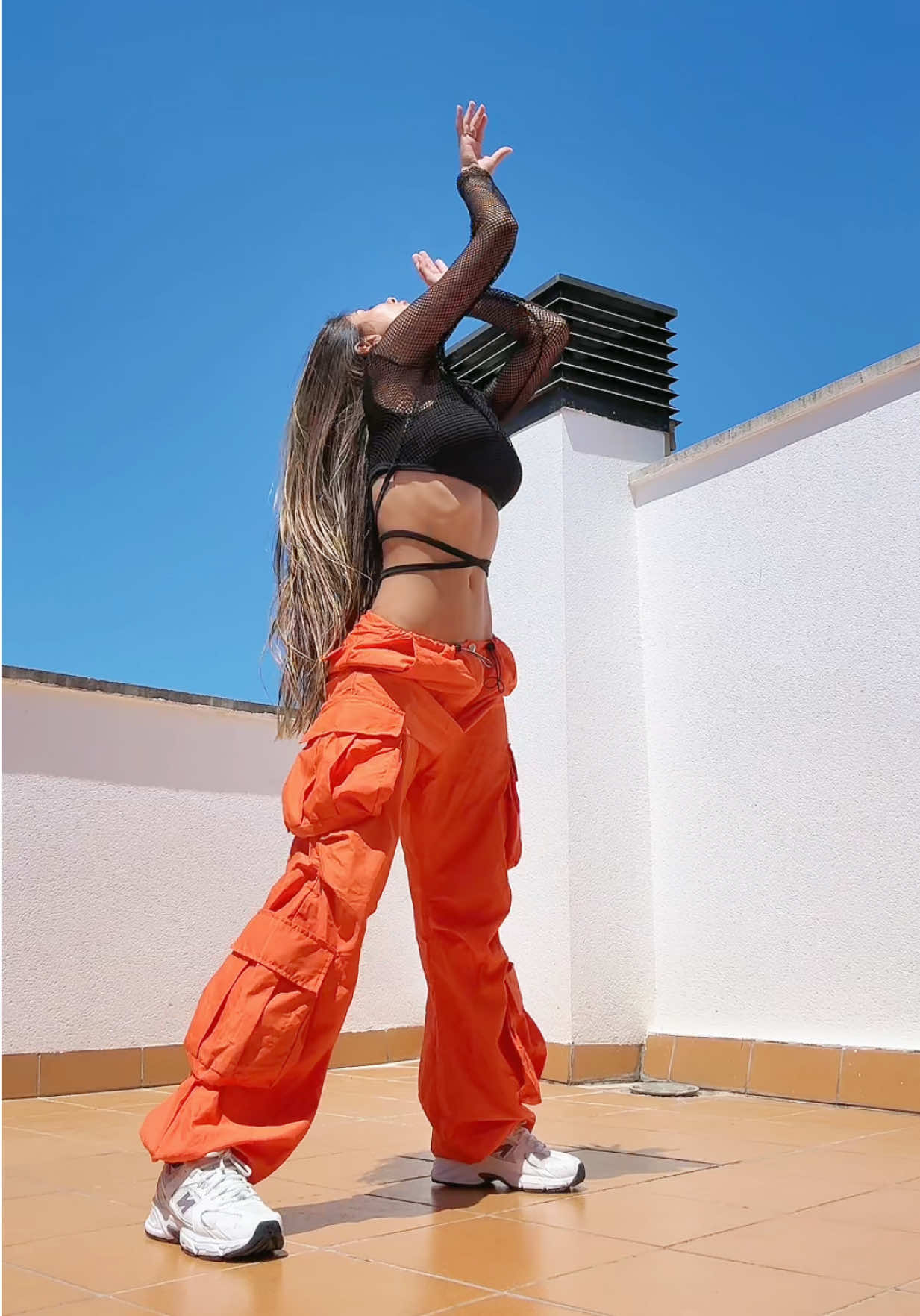 A post by @aragomezr on TikTok caption: Adivina mi nacionalidad 👀